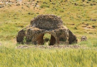 عملیات مرمت و سامان‌دهی آتشکده سیاهگل ایوان با ۲ میلیارد ریال اعتبار آغاز شد